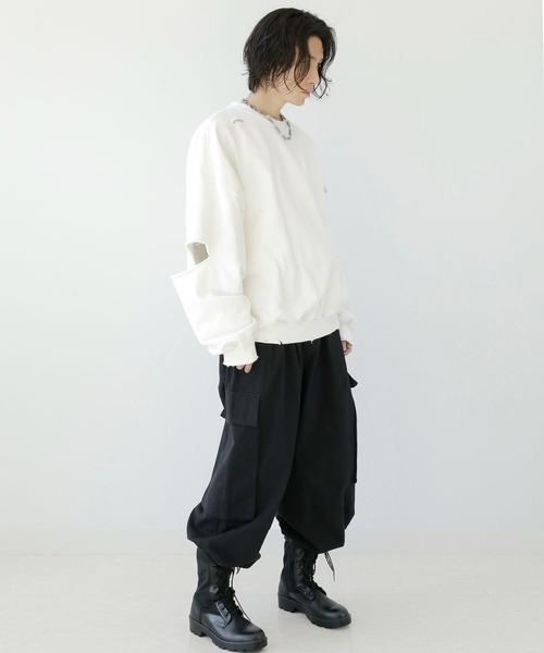minsobi（ミンソビ）の「ダメージカッティングトレーナー  オーバーサイズ ダメージ加工スウェットPO（スウェット・メンズ・ホワイト/ブラック・FREE）」の16枚目の写真