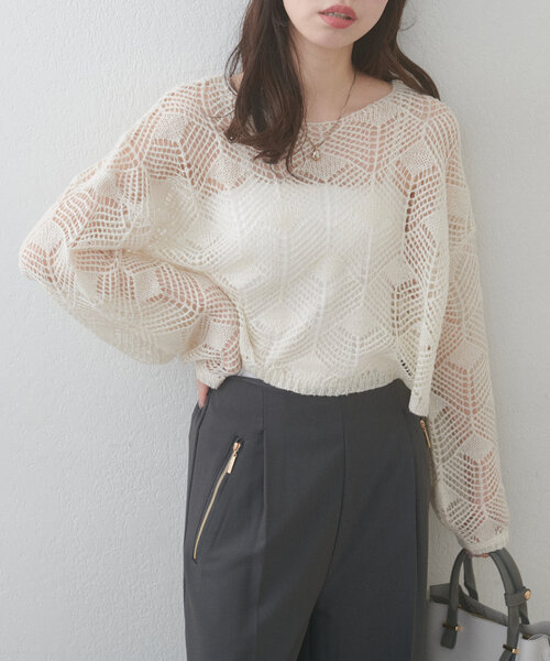 natural couture(ナチュラルクチュール)の「【WEB限定】シアーリーフ柄ニットプルオーバー(ニット/セーター・レディース・グレー/オフホワイト/ミント/ピンク・FREE)」の6枚目の写真