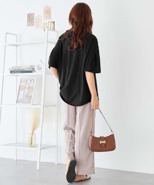 Viola e Viola(ヴィオラエヴィオラ)の「袖タックチュニックTシャツ(チュニック・レディース・ブラック/ネイビー/テラコッタ/グリーン・M/L/LL/3L)」の8枚目の写真