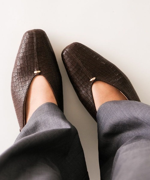 aquagarage（アクアガレージ）の「スクエアトゥローヒールパンプス（パンプス・レディース・シルバー/ブラック/ホワイト/ブラウン系その他2/レオパード・24.0cm/23.5cm/23.0cm/24.5cm/22.5cm/25.0cm）」の4枚目の写真