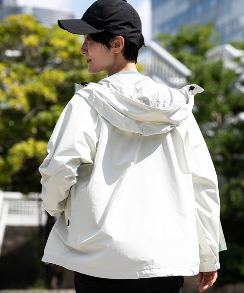 phenix outdoor(フェニックスアウトドア)の「phenix OUTDOOR(フェニックスアウトドア) レディース 4WAYストレッチ マウンテンパーカー (耐水性 / 撥水加工)(マウンテンパーカー・レディース・ブラック/アイボリー・XL/L/M/S)」の16枚目の写真