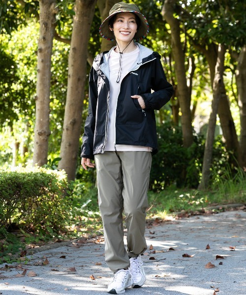 phenix outdoor(フェニックスアウトドア)の「phenix OUTDOOR(フェニックスアウトドア) レディース 4WAYストレッチ マウンテンパーカー (耐水性 / 撥水加工)(マウンテンパーカー・レディース・ブラック/アイボリー・XL/L/M/S)」の10枚目の写真