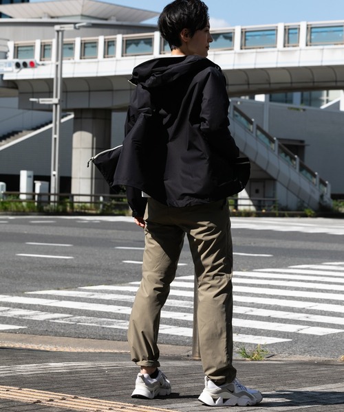 phenix outdoor(フェニックスアウトドア)の「phenix OUTDOOR(フェニックスアウトドア) レディース 4WAYストレッチ マウンテンパーカー (耐水性 / 撥水加工)(マウンテンパーカー・レディース・ブラック/アイボリー・XL/L/M/S)」の3枚目の写真