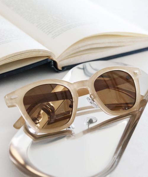 LEPSIM(レプシィム)の「カラーファッショングラス 327024(サングラス・レディース・ライトグリーン/ベージュ/グレー・ONE SIZE)」の1枚目の写真