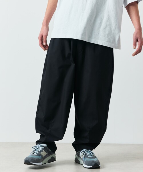 FREAK'S STORE（フリークスストア）の「限定展開 ワイドシルエット アンクルタック バレルパンツ / イージーパンツ（チノパンツ・メンズ・ブラック/チャコールグレー/ネイビー/ベージュ/オリーブ・SMALL/LARGE/MEDIUM）」の10枚目の写真