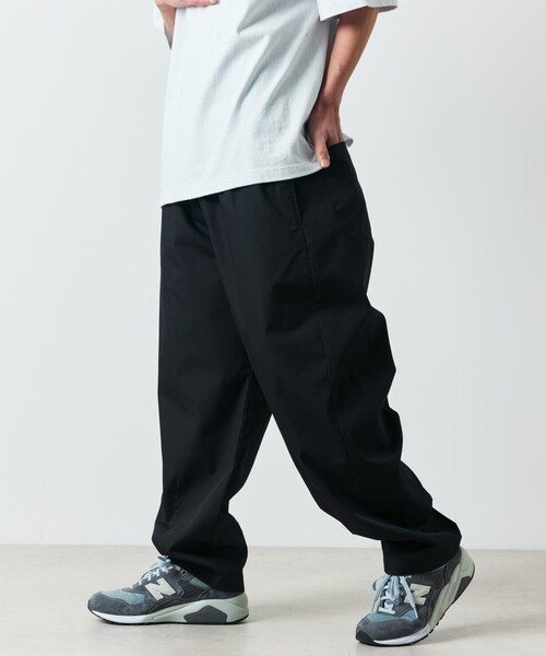 FREAK'S STORE（フリークスストア）の「限定展開 ワイドシルエット アンクルタック バレルパンツ / イージーパンツ（チノパンツ・メンズ・ブラック/チャコールグレー/ネイビー/ベージュ/オリーブ・SMALL/LARGE/MEDIUM）」の12枚目の写真