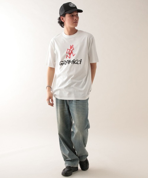 Gramicci（グラミチ）の「【GRAMICCI/グラミチ】フロントロゴプリントTシャツ（Tシャツ/カットソー・メンズ・ホワイト/ブラック・LARGE/MEDIUM）」の4枚目の写真