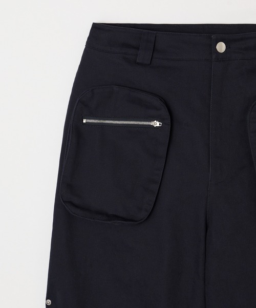 BEEDEN(ビーデン)の「DETACHABLE POCKET TUCK STRAIGHT PANTS(カーゴパンツ・レディース・ネイビー・SMALL)」の5枚目の写真