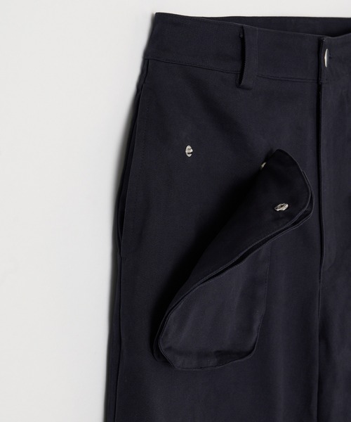 BEEDEN(ビーデン)の「DETACHABLE POCKET TUCK STRAIGHT PANTS(カーゴパンツ・レディース・ネイビー・SMALL)」の7枚目の写真