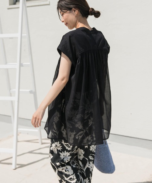 URBAN RESEARCH DOORS（アーバンリサーチドアーズ）の「『UR TECH』ボイルギャザーフレンチブラウス（シャツ/ブラウス・レディース・ロイヤルブルー/オレンジ系その他/ブラック・MEDIUM）」の15枚目の写真