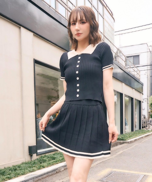 ANAP（アナップ）の「配色ニット プリーツスカート セットアップ（セットアップ・レディース・アイボリー/ブラック・FREE）」の4枚目の写真