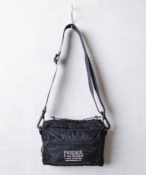 FREDRIK PACKERS(フレドリックパッカーズ)の「【FREDRIK PACKERS】ACCORD SHOULDER BAG <S> アコード ショルダーバッグ Sサイズ(ショルダーバッグ・レディース・ブラック/ベージュ・SMALL)」の5枚目の写真