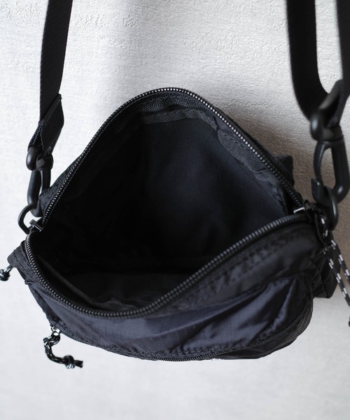 FREDRIK PACKERS(フレドリックパッカーズ)の「【FREDRIK PACKERS】ACCORD SHOULDER BAG <S> アコード ショルダーバッグ Sサイズ(ショルダーバッグ・レディース・ブラック/ベージュ・SMALL)」の18枚目の写真
