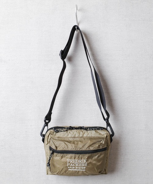 FREDRIK PACKERS(フレドリックパッカーズ)の「【FREDRIK PACKERS】ACCORD SHOULDER BAG <S> アコード ショルダーバッグ Sサイズ(ショルダーバッグ・レディース・ブラック/ベージュ・SMALL)」の8枚目の写真