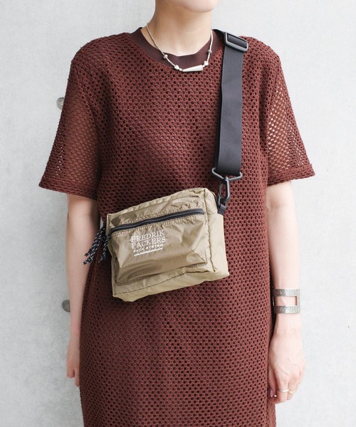 FREDRIK PACKERS(フレドリックパッカーズ)の「【FREDRIK PACKERS】ACCORD SHOULDER BAG <S> アコード ショルダーバッグ Sサイズ(ショルダーバッグ・レディース・ブラック/ベージュ・SMALL)」の7枚目の写真