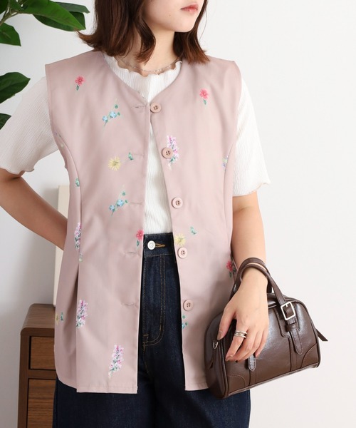 FUNALIVE(ファンアライブ)の「花柄プリントベスト(ベスト・レディース・ベージュ/ネイビー/ブラック・FREE)」の14枚目の写真