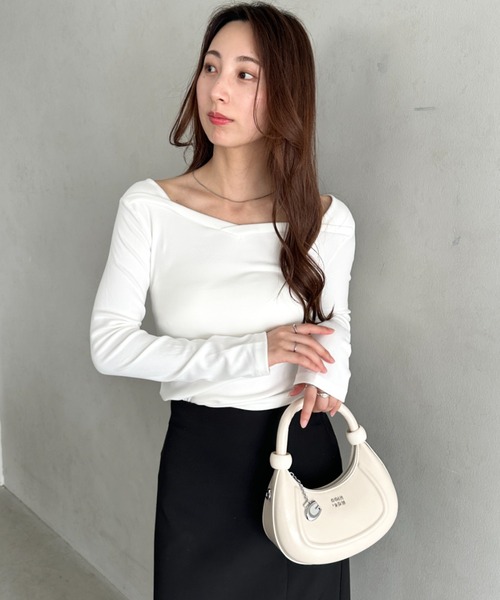 MYMOOD.(マイムード)の「アンバランスネックデザイントップス(Tシャツ/カットソー・レディース・ブラック/ブラウン/ホワイト・FREE)」の10枚目の写真