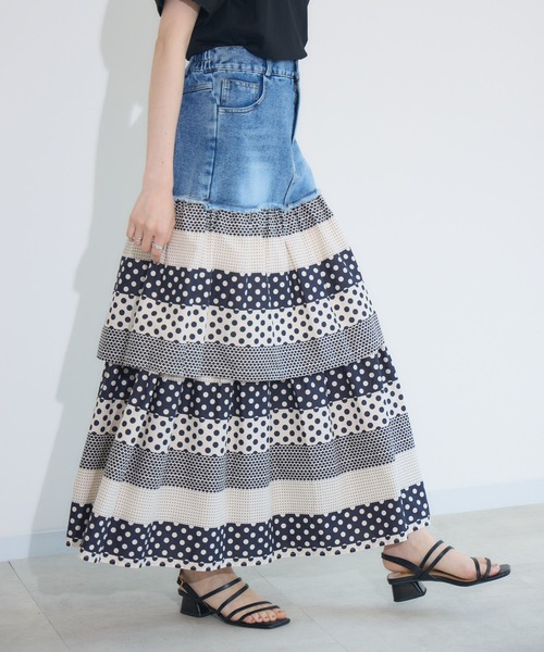 Paradise Picnic(パラダイスピクニック)の「doll up oops デニム柄ティアードスカート(デニムスカート・レディース・アイボリー/ネイビー・FREE)」の2枚目の写真