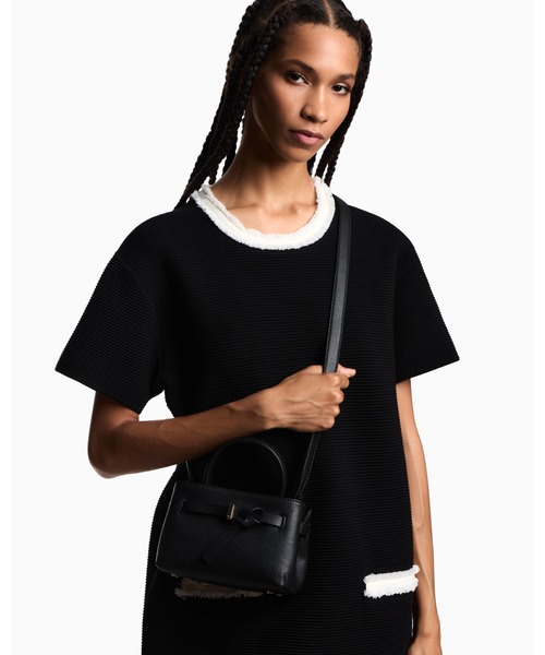 EMPORIO ARMANI(エンポリオアルマーニ)の「【エンポリオ アルマーニ】ミニバッグ パテント仕上げ ノットディテール(ショルダーバッグ・レディース・ブラック/ブラウン・FREE)」の8枚目の写真