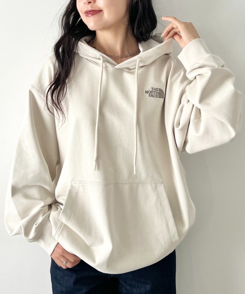 THE NORTH FACE(ザノースフェイス)の「THE NORTH FACE(ザ・ノースフェイス)/ワンポイント ロゴ刺繍 パーカー フーディ/M'S CORE HOODIE(パーカー・レディース・グレー/クリーム/ブラック/ライトブルー/サンドベージュ・XL/L/XXL/M)」の3枚目の写真