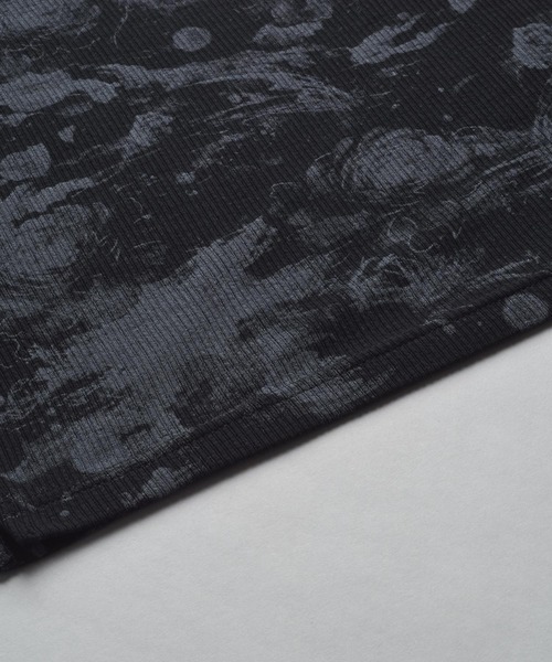 NO ID.（ノーアイディ）の「【NO ID.】Flower Print Rib Pullover / フラワー プリント テレコ プルオーバー（Tシャツ/カットソー・メンズ・ホワイト/グレー/ブラック・ONE SIZE）」の5枚目の写真