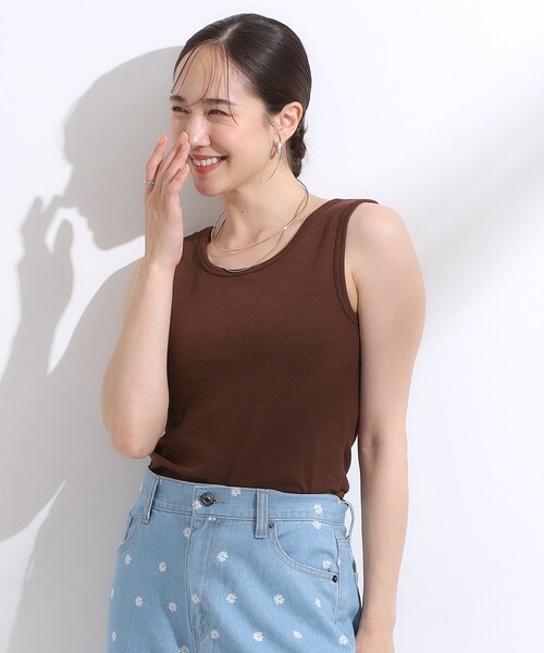 Cutie Blonde(キューティーブロンド)の「【洗える/ひんやり/前後2WAY】テレコタンクトップ(タンクトップ・レディース・ダークブラウン/ブラック/オフホワイト・02/04/01/03)」の16枚目の写真
