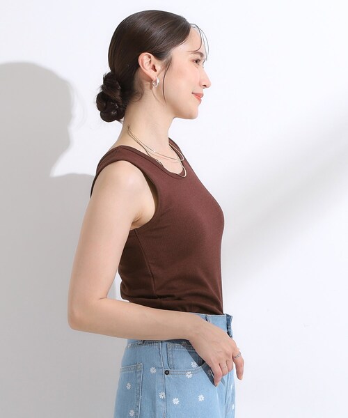 Cutie Blonde(キューティーブロンド)の「【洗える/ひんやり/前後2WAY】テレコタンクトップ(タンクトップ・レディース・ダークブラウン/ブラック/オフホワイト・02/04/01/03)」の17枚目の写真