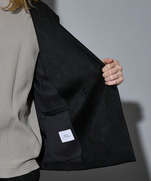 5351 POUR LES HOMMES（ゴーサンゴーイチプールオム）の「【セットアップ対応】ストレッチ スエード ノーカラージャケット（ノーカラージャケット・メンズ・チャコールグレー/ブラック・46/44/50/48）」の3枚目の写真