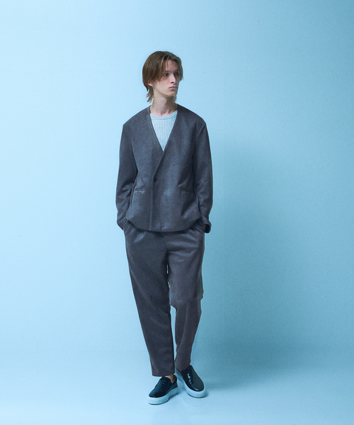 5351 POUR LES HOMMES（ゴーサンゴーイチプールオム）の「【セットアップ対応】ストレッチ スエード ノーカラージャケット（ノーカラージャケット・メンズ・チャコールグレー/ブラック・46/44/50/48）」の7枚目の写真