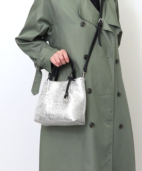 COOCO(クーコ)の「メタリックツマミハンドル2WAYミニトートバッグ(トートバッグ・レディース・ガンメタ/シルバー/ブラック/ピンクゴールド・FREE)」の18枚目の写真