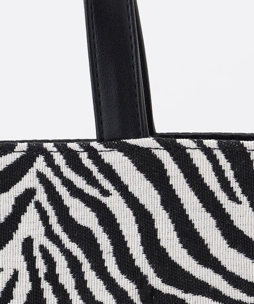 ANY(エニィ)の「【A4サイズ収納可】ゼブラジャガード柄トートバッグ(トートバッグ・レディース・ダークブラウン系/ブラック系・F)」の5枚目の写真