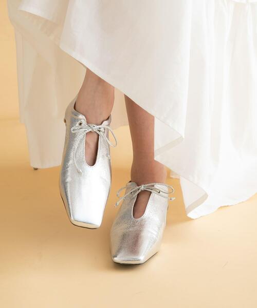 URBAN RESEARCH Sonny Label（アーバンリサーチサニーレーベル）の「スクエアトゥスリットパンプス（パンプス・レディース・シルバー/ブラック・SMALL/MEDIUM/LARGE）」の2枚目の写真