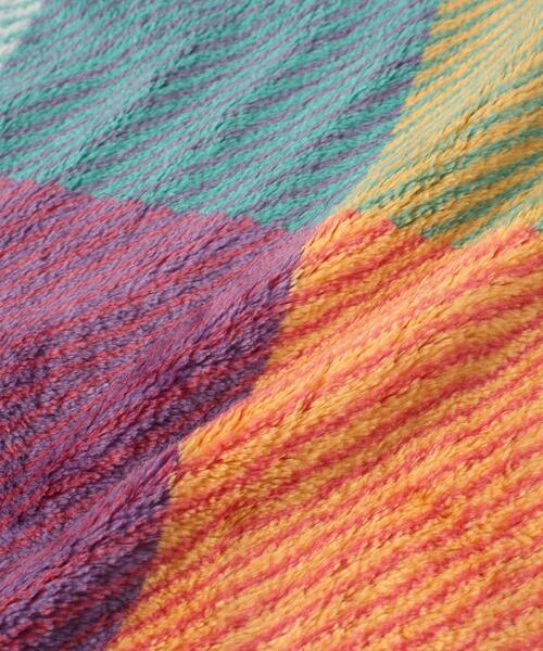 one'sterrace（ワンズテラス）の「【あったか】リバーシブル ブランケット（ブランケット・レディース・ブラック系8/ベージュ系8/ピンク系9/グリーン系5・99）」の13枚目の写真