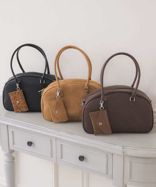 ems excite（エムズエキサイト）の「BIGボストンバッグ（ショルダーバッグ・レディース・ブラック/ブラウン/キャメル・ONE SIZE）」の4枚目の写真