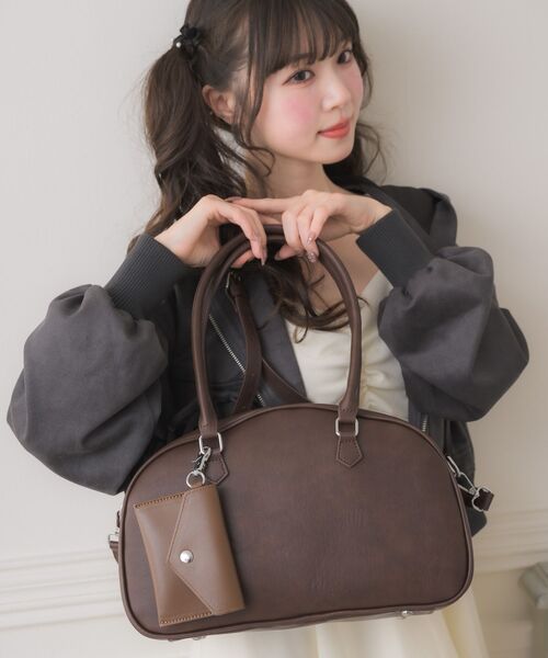 ems excite（エムズエキサイト）の「BIGボストンバッグ（ショルダーバッグ・レディース・ブラック/ブラウン/キャメル・ONE SIZE）」の13枚目の写真