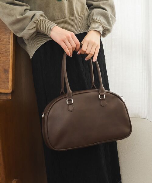 ems excite（エムズエキサイト）の「BIGボストンバッグ（ショルダーバッグ・レディース・ブラック/ブラウン/キャメル・ONE SIZE）」の17枚目の写真