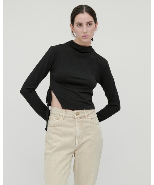 kiehtova（キエトヴァ）の「【kiehtova】SMOOTH SIDE SLIT TOPS/スムース サイドスリット トップス（Tシャツ/カットソー・レディース・アイボリー/グレー/ブラック・FREE）」の7枚目の写真