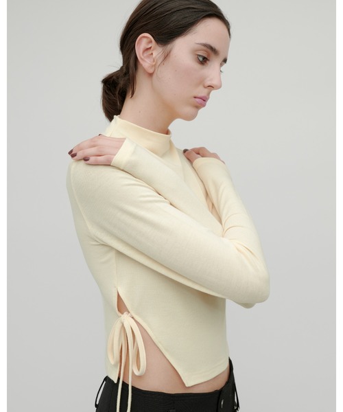 kiehtova（キエトヴァ）の「【kiehtova】SMOOTH SIDE SLIT TOPS/スムース サイドスリット トップス（Tシャツ/カットソー・レディース・アイボリー/グレー/ブラック・FREE）」の14枚目の写真