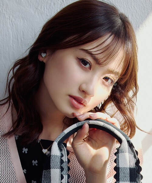 TOCCA(トッカ)の「WITH HEART EARRINGS イヤリング(イヤリング・レディース・ブラック系/ホワイト系・F)」の8枚目の写真