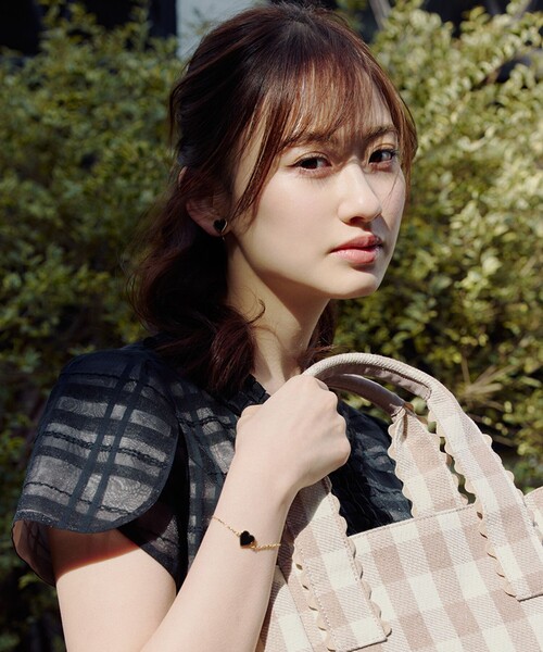 TOCCA(トッカ)の「WITH HEART EARRINGS イヤリング(イヤリング・レディース・ブラック系/ホワイト系・F)」の9枚目の写真