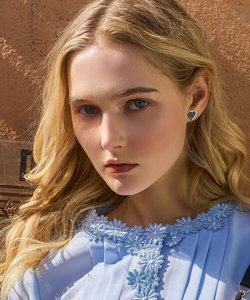 TOCCA(トッカ)の「WITH HEART EARRINGS イヤリング(イヤリング・レディース・ブラック系/ホワイト系・F)」の11枚目の写真