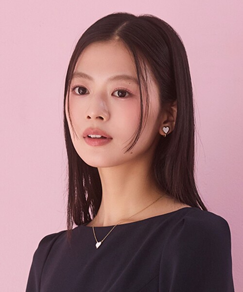 TOCCA(トッカ)の「WITH HEART EARRINGS イヤリング(イヤリング・レディース・ブラック系/ホワイト系・F)」の12枚目の写真