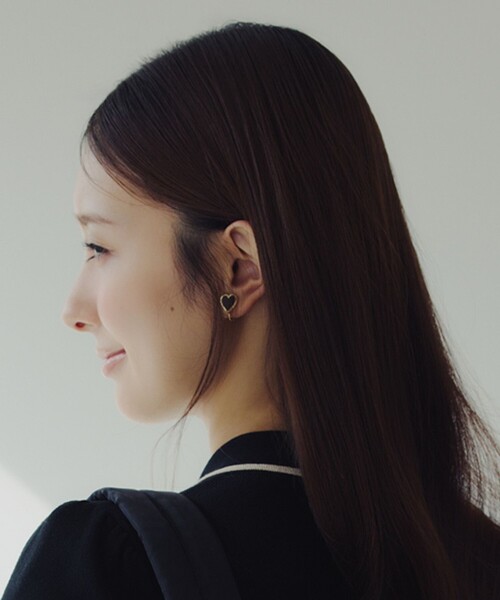 TOCCA(トッカ)の「WITH HEART EARRINGS イヤリング(イヤリング・レディース・ブラック系/ホワイト系・F)」の15枚目の写真