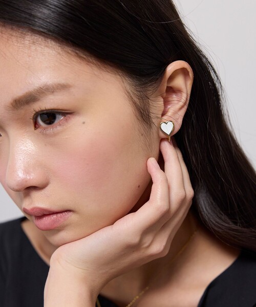 TOCCA(トッカ)の「WITH HEART EARRINGS イヤリング(イヤリング・レディース・ブラック系/ホワイト系・F)」の16枚目の写真