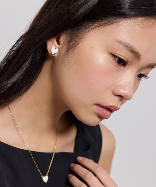 TOCCA(トッカ)の「WITH HEART EARRINGS イヤリング(イヤリング・レディース・ブラック系/ホワイト系・F)」の17枚目の写真