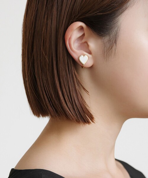TOCCA(トッカ)の「WITH HEART EARRINGS イヤリング(イヤリング・レディース・ブラック系/ホワイト系・F)」の18枚目の写真
