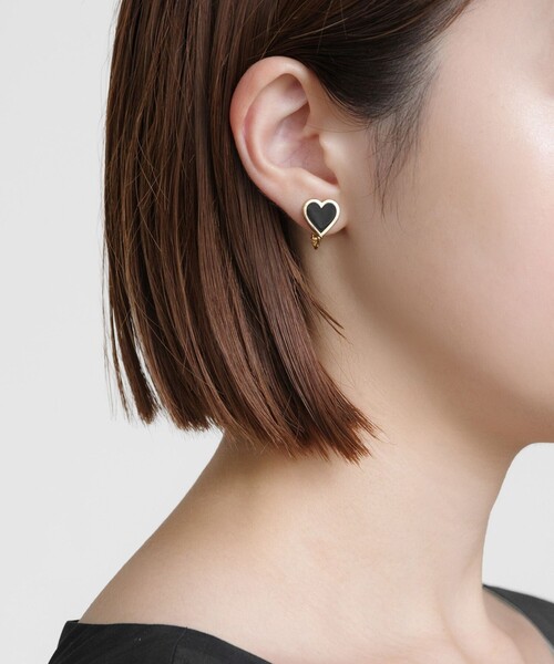 TOCCA(トッカ)の「WITH HEART EARRINGS イヤリング(イヤリング・レディース・ブラック系/ホワイト系・F)」の20枚目の写真