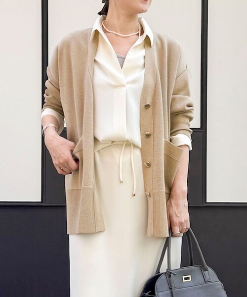 NOLLEY’S Sophi（ノーリーズソフィ）の「《morisachiシリーズとセットアップ対応》ウォッシャブルダブルサテンスキッパーブラウス（シャツ/ブラウス・レディース・キナリ/ネイビー/ブラウン・38）」の6枚目の写真