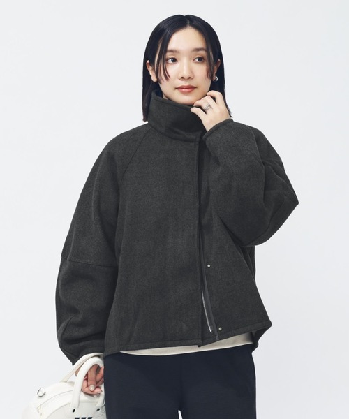 adidas(アディダス)の「【別注】アディダス adidas ラックスフロー オールデイズ ルーズフィット ウール風のウーブンジャケット 限定コラボ(ブルゾン・レディース・ダークグレー/ピンク・L/XL/S/M)」の1枚目の写真