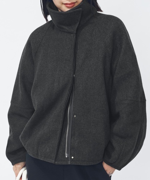 adidas(アディダス)の「【別注】アディダス adidas ラックスフロー オールデイズ ルーズフィット ウール風のウーブンジャケット 限定コラボ(ブルゾン・レディース・ダークグレー/ピンク・L/XL/S/M)」の3枚目の写真